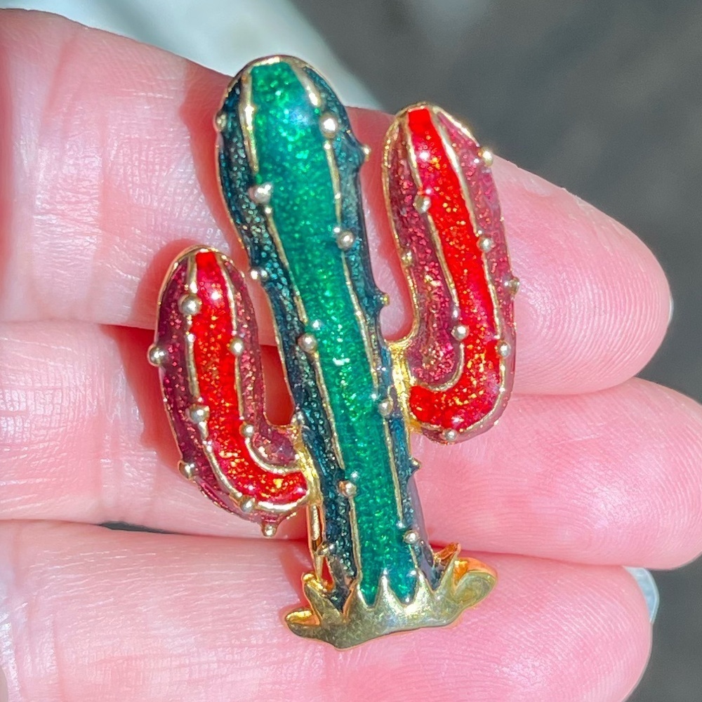 Cactus Brooch Gold Tone with Red and Green Enamel - Picture 8 of 12